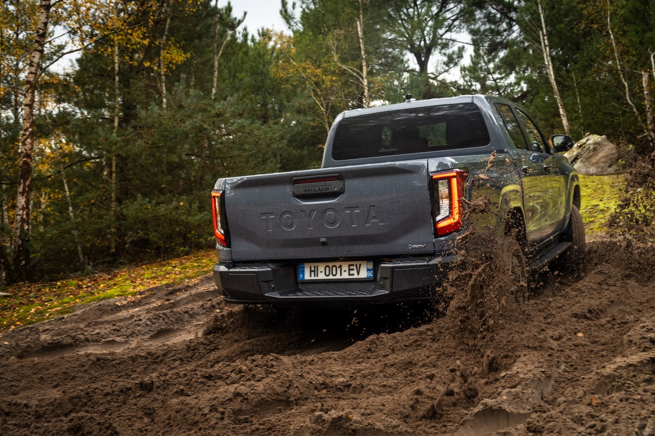 LandCruiser PL 2026 Hilux BEV MtE OffRoad Dynamic 015