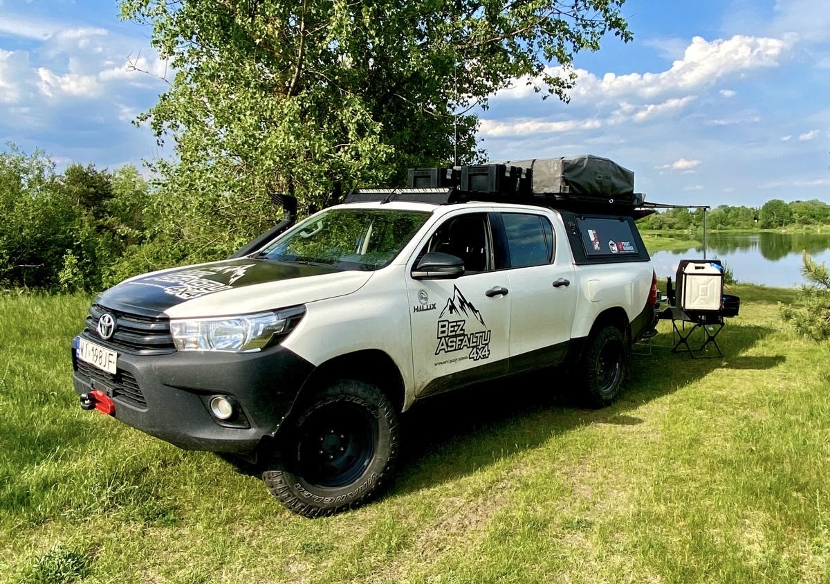Hilux BezAsfaltu 02