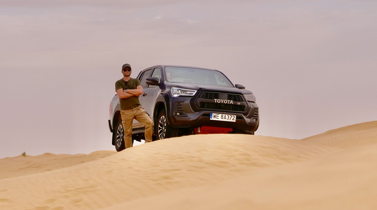 LandCruiser PL Toyota Hilux GR Sport Sahara 04