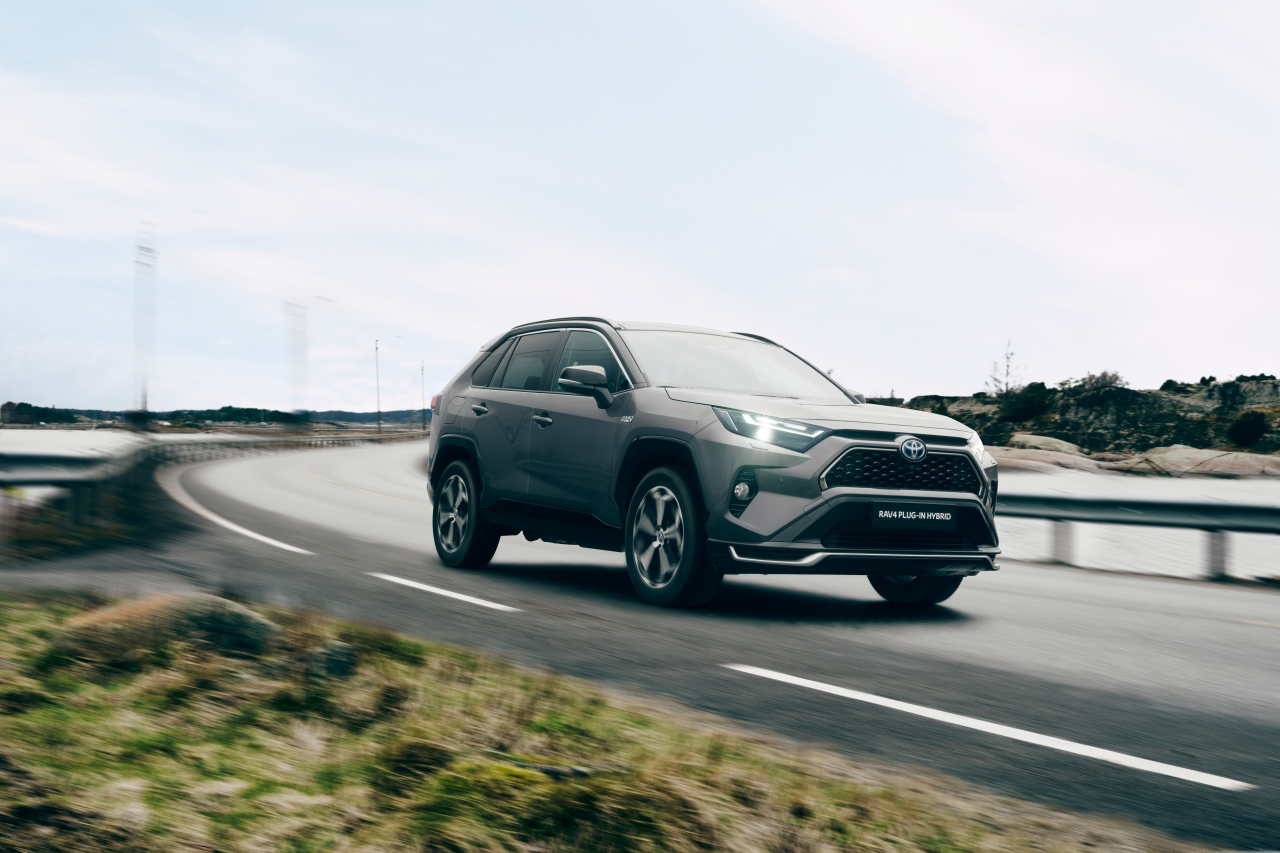 Landcruiser pl RAV4 Hybrid plug in 03