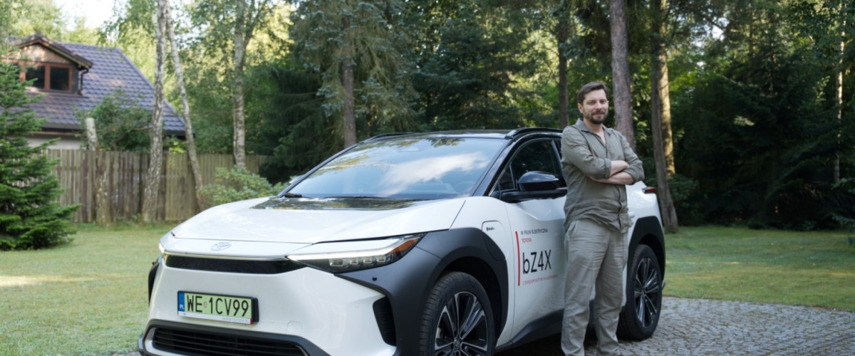 Kolejna podróż Arkadego P. Fiedlera. Za kierownicą elektrycznej Toyoty bZ4X