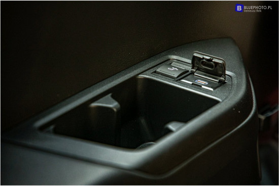 LC300_2022.04____2V6A2406