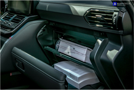 LC300_2022.04____2V6A2419